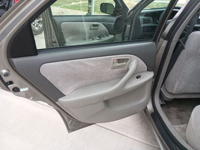 97 CAMRY LE (17).jpg